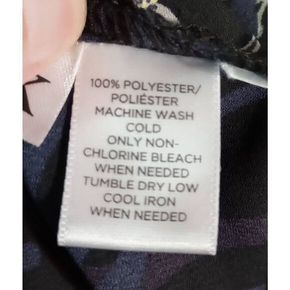 Ann Taylor Loft Shirt‎ Ladies Extra Small Black Floral Semi Sheer Long Sleeve - Picture 7 of 8